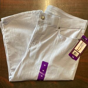 Gloria Vanderbilt Comfort Stretch Skimmer (Capri).